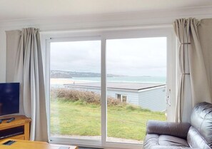 TV, DVD player - With stunning views of Hayle Estuary and St. Ives Bay (Hayle)
