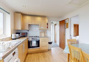 Fridge, microwave, oven, stovetop - With stunning views of Hayle Estuary and St. Ives Bay (Hayle)