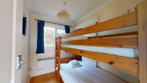 3 bedrooms, iron/ironing board, Internet, bed sheets