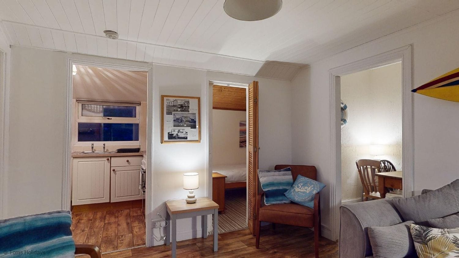 2 bedrooms, iron/ironing board, internet, bed sheets