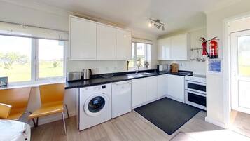 Fridge, microwave, oven