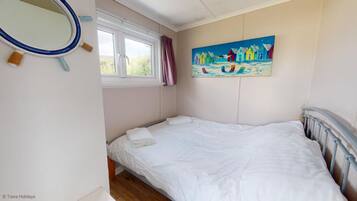 1 makuuhuone, silitysrauta/-lauta, vuodevaatteet