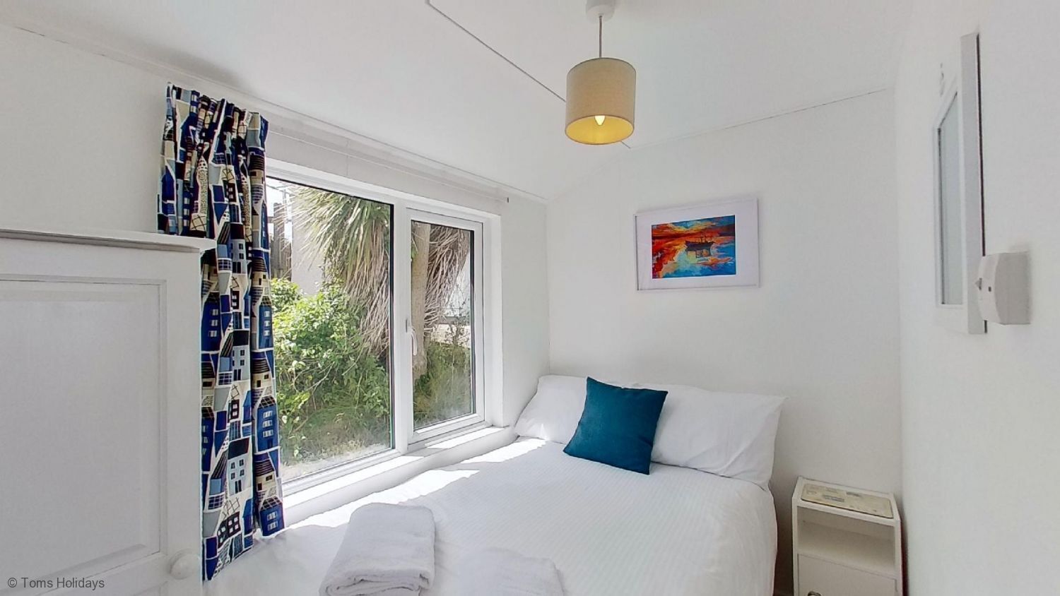 1 bedroom, iron/ironing board, internet, bed sheets