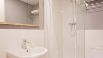 Badewanne, Haartrockner, HandtĂŒcher