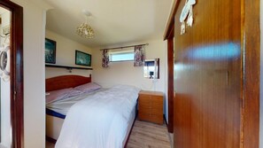 1 quarto, ferros/tábuas de passar roupa, acesso à internet