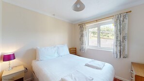 1 camera, ferro/asse da stiro, accesso a Internet, lenzuola