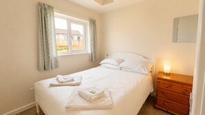 3 bedrooms, iron/ironing board, Internet, bed sheets