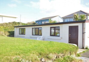 Exterior - Old Range offers comfortable beachside holiday accommodation for up to four guests (Hayle)