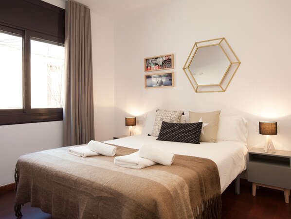 2 chambres, fer et planche à repasser, Internet gratuit, draps fournis