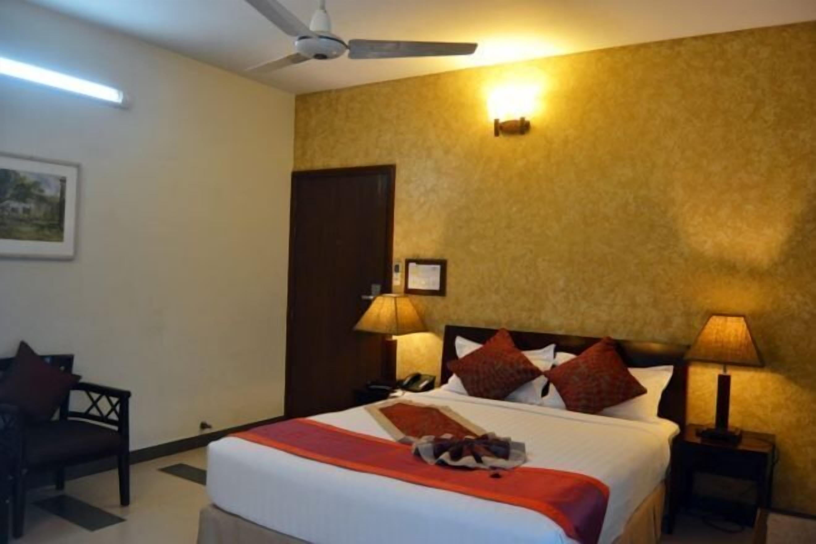 In-room safe, desk, laptop workspace, blackout drapes