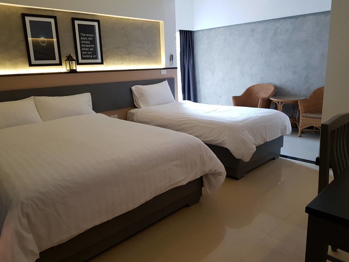 三人房 | 低過敏寢具、獨特裝潢、書桌、遮光布/窗簾