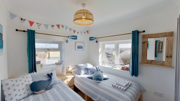 2 bedrooms, iron/ironing board, Internet, bed sheets