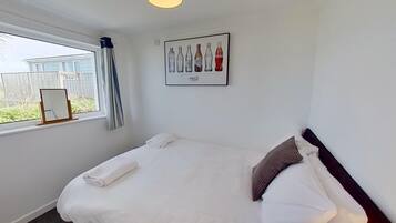 1 bedroom, iron/ironing board, bed sheets