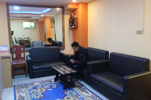 Reception - Hotel Peace Mountain (Kathmandu)