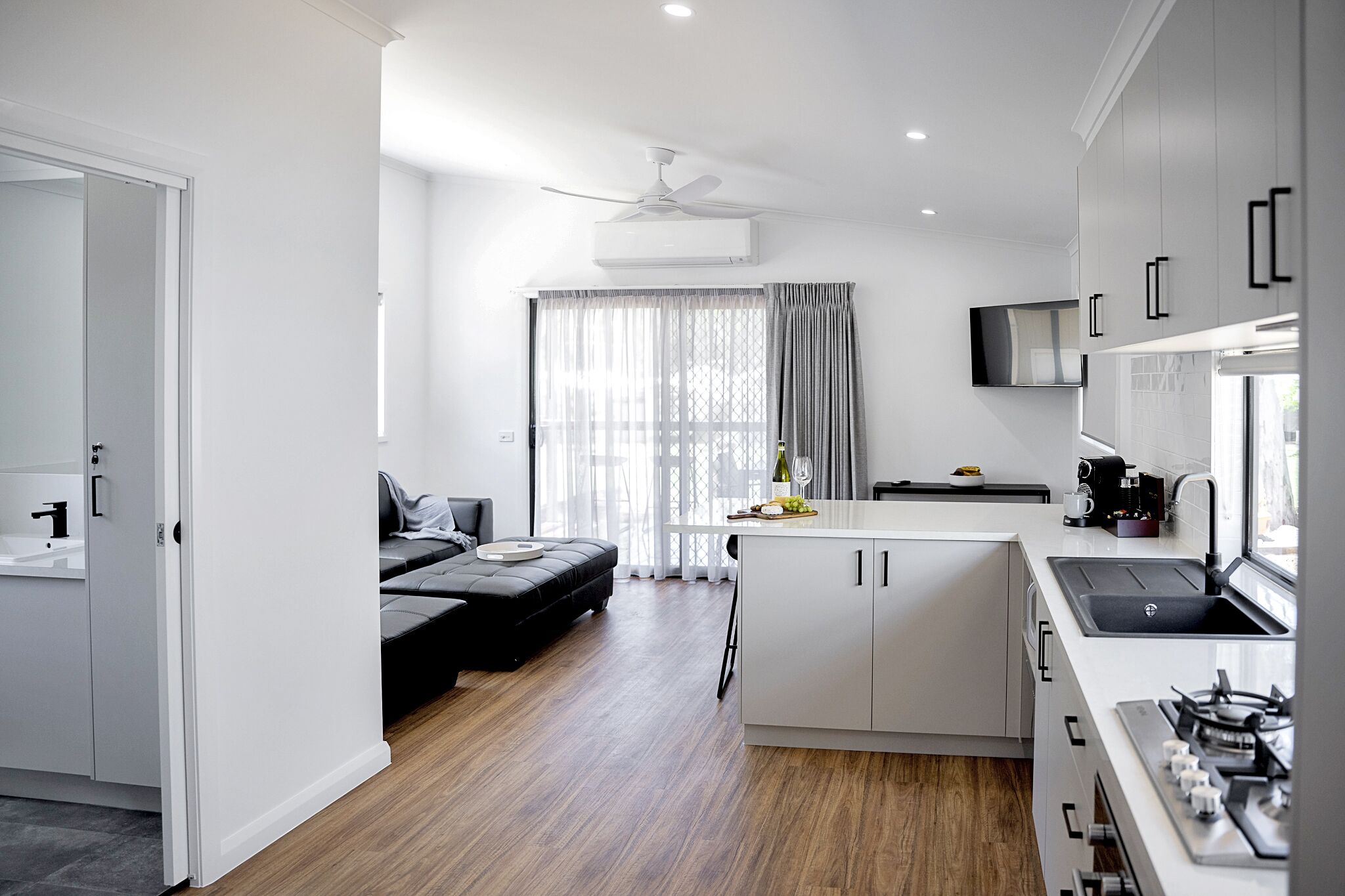 Executive Cabin | Living area