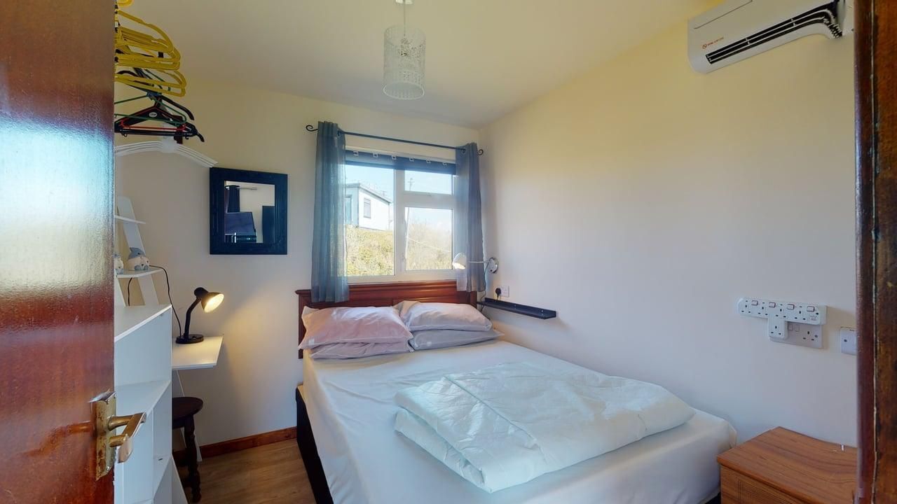 3 bedrooms, iron/ironing board, wheelchair access