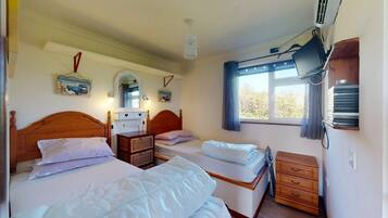 3 bedrooms, iron/ironing board, wheelchair access