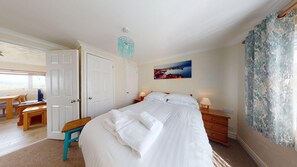 2 bedrooms, iron/ironing board, Internet, bed sheets