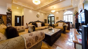 Lobby sitting area - Beauty Monroe Homestay (Wujie)