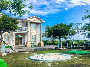 室外兒童遊樂區