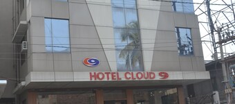 Hotel cloud 9