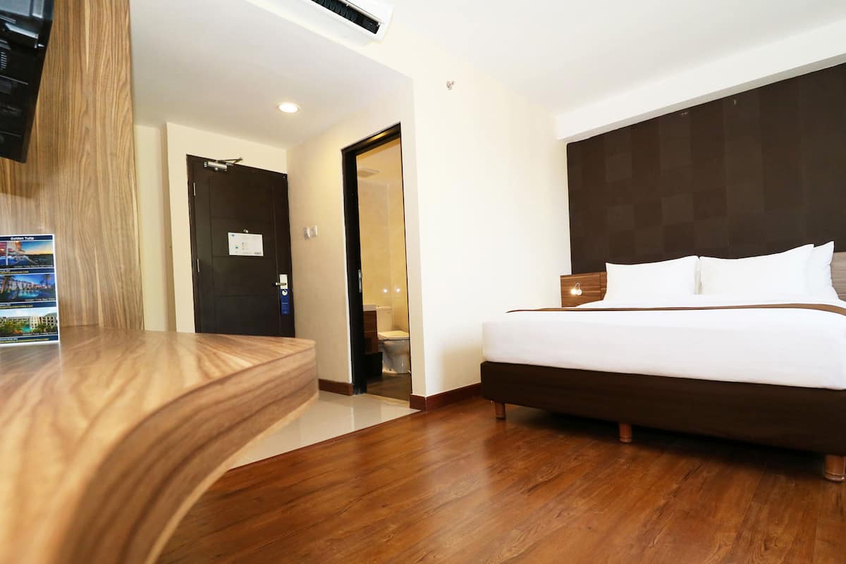 Phòng Executive | Bộ đồ giường cao cấp, minibar, bàn