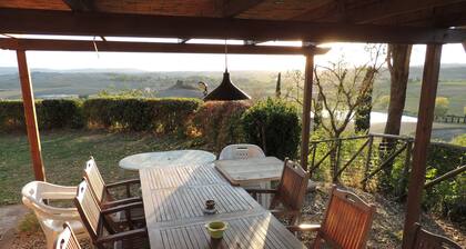 Private villa with swimming pool and spectacular views of Siena