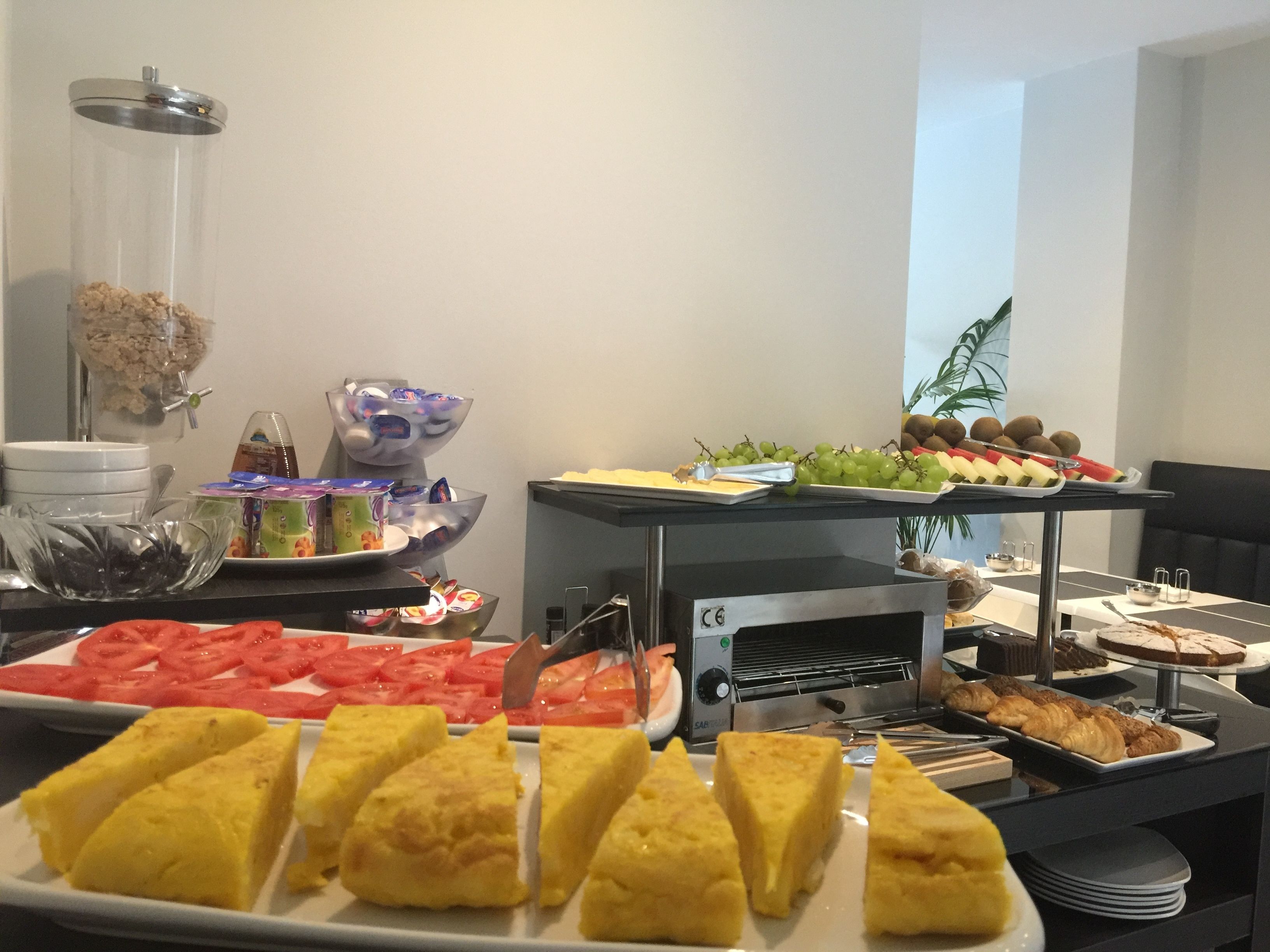 Petit déjeuner buffet servi tous les jours en supplément