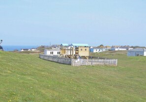 Property grounds - Shally Mar enjoys stunning views across St Ives bay, and an enviable beach front location (Hayle)