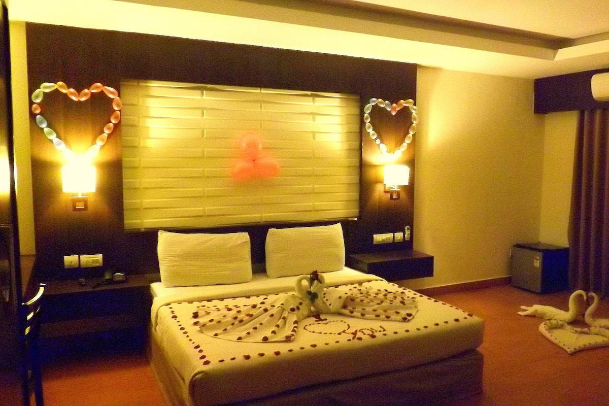 Premium Room | Desk, soundproofing, rollaway beds, wheelchair access