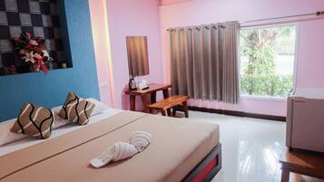 Deluxe Double Room | Desk, soundproofing, free WiFi, bed sheets