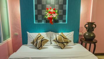 Deluxe Double Room | Desk, soundproofing, free WiFi, bed sheets