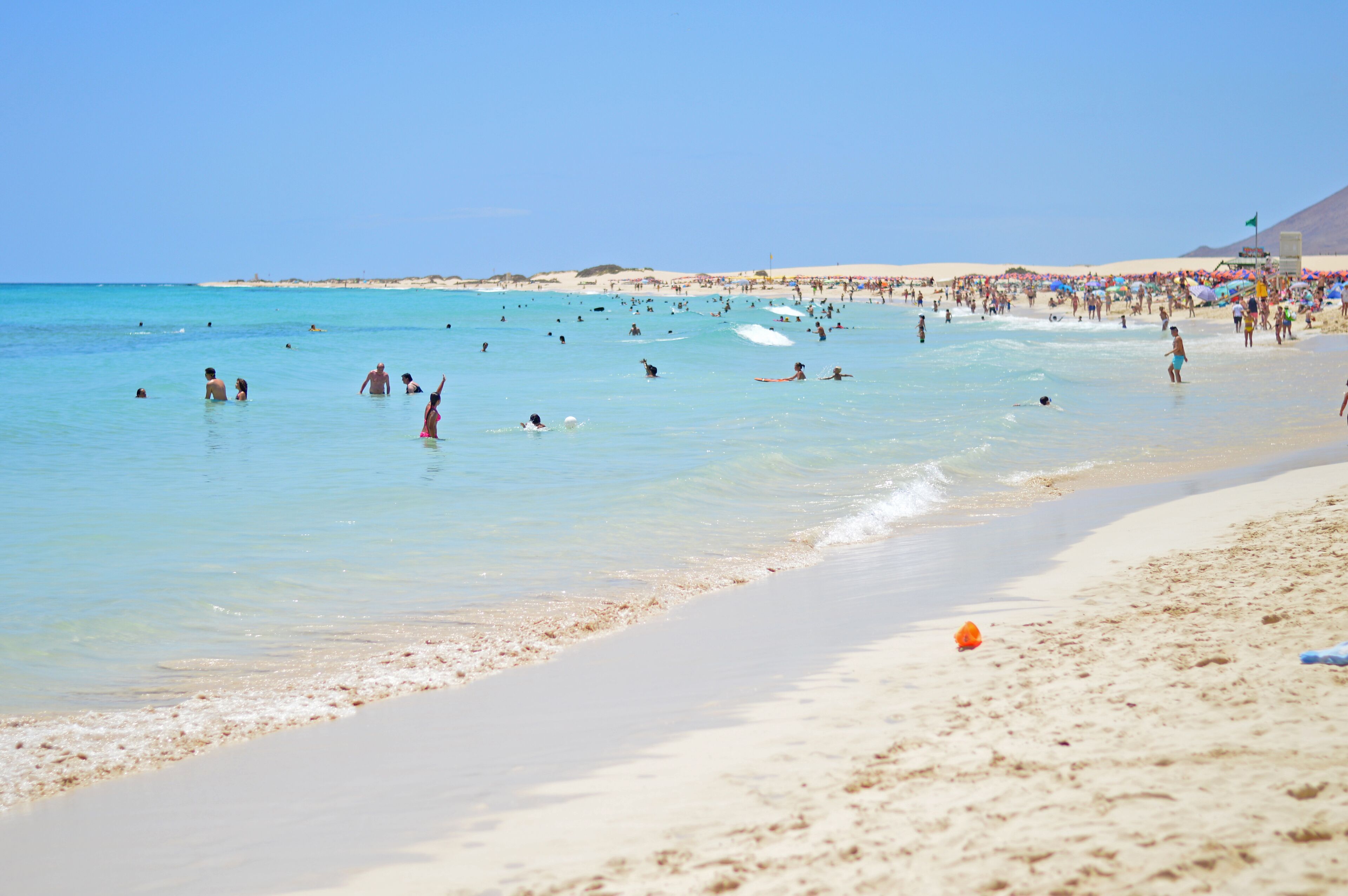 靠近海滩、沙滩椅