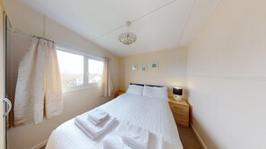 3 chambres, fer et planche à repasser, accès Internet, draps fournis
