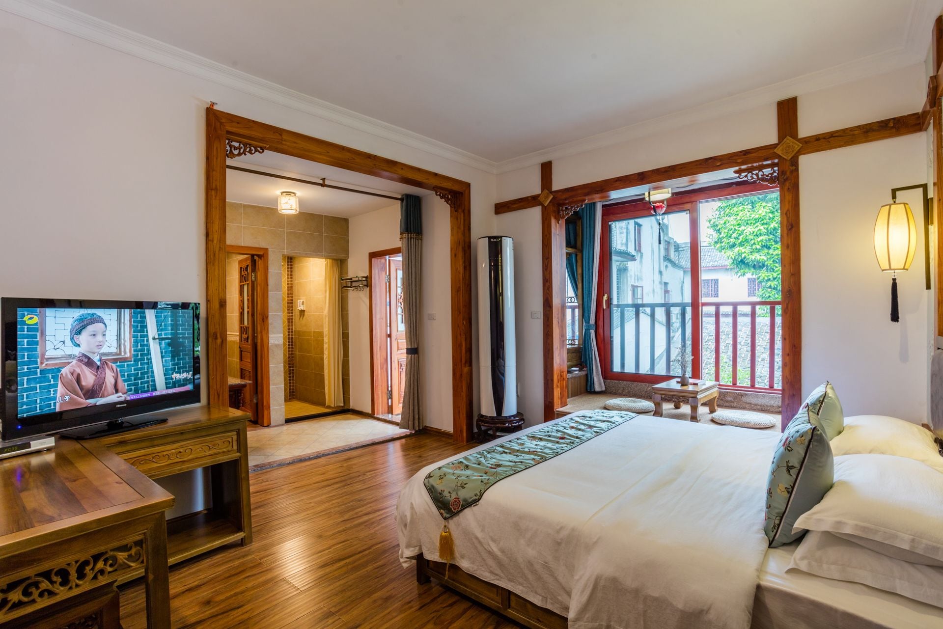 Habitación Deluxe doble, vistas a la montaña | Ropa de cama de alta calidad, escritorio, cortinas opacas