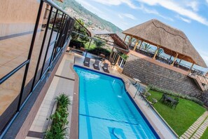 Outdoor pool - Kigaliview Hotel & Apartaments (Kigali)