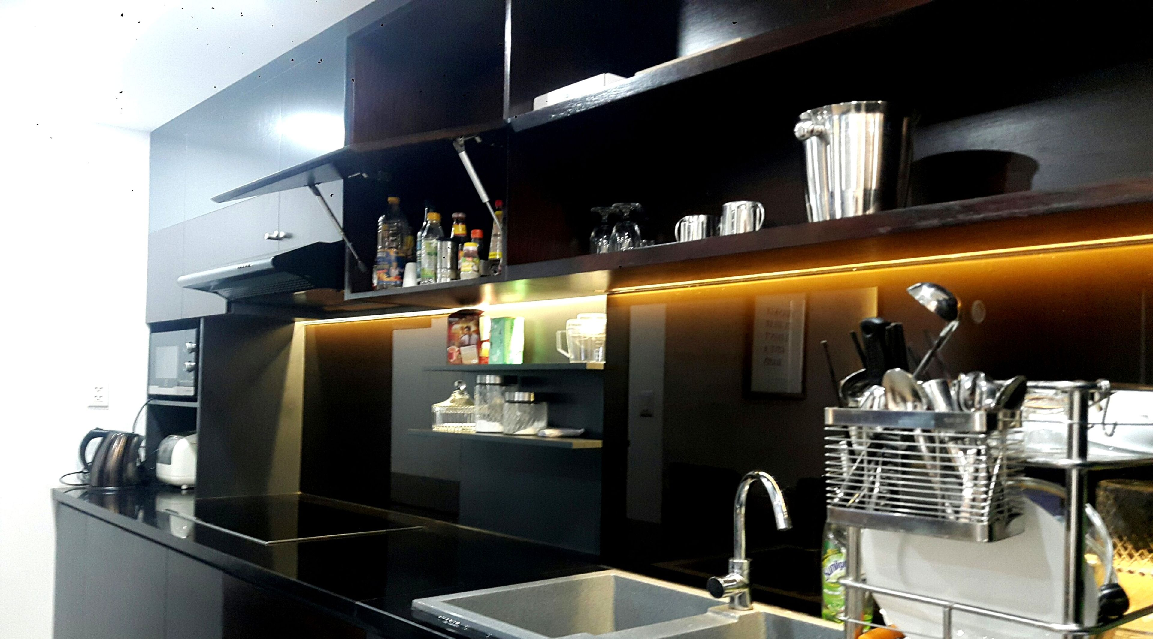 comfort apartment, 1 bedroom | private kitchenette | full-sized fridge, microwave, oven, stovetop