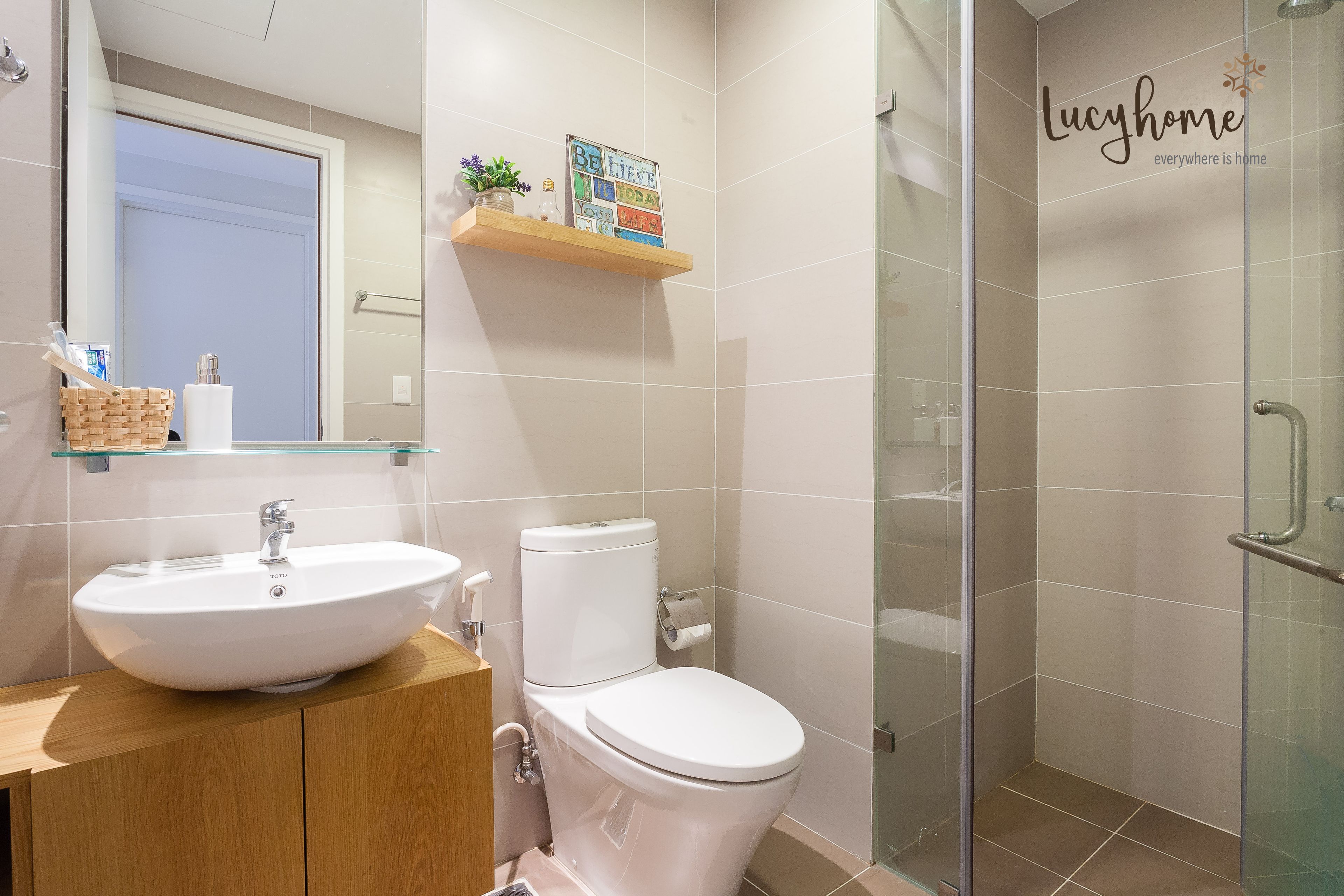 shower, free toiletries, hair dryer, slippers