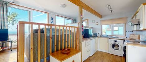 Frigorífic, microones, forn i placa de cuina