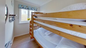 1 bedroom, iron/ironing board, internet, bed sheets - C33 Silver Spray, Riviere Towans (Hayle)