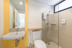 Douche, articles de toilette gratuits