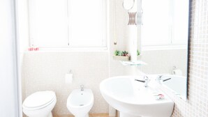 Habitación clásica doble, 1 cama doble, no fumadores | Baño