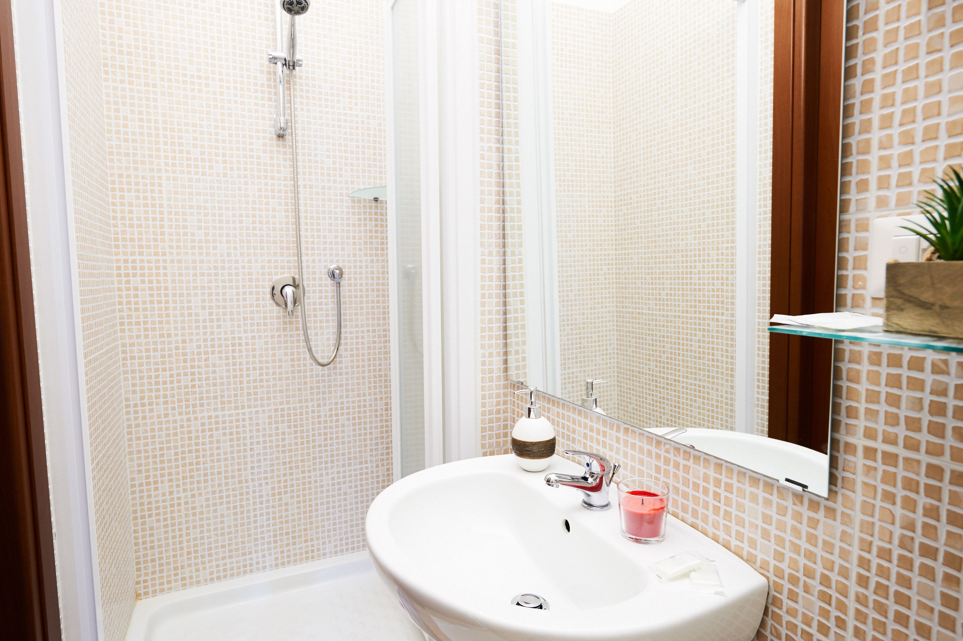 Standard Double Room, Balcony | Bathroom | Shower, free toiletries, hair dryer, bidet