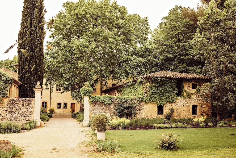 Le Galinier, Lourmarin, a Beaumier guesthouse by null