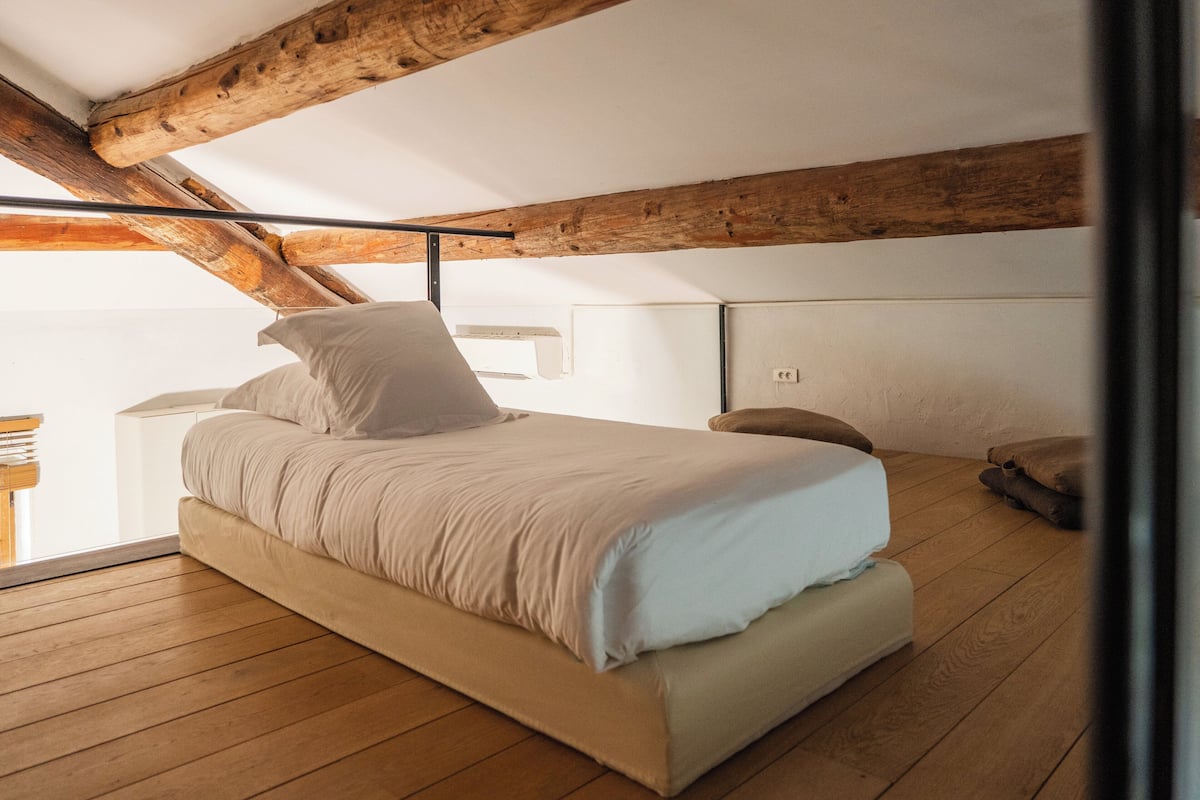 Suite | Premium bedding, individually decorated, individually furnished