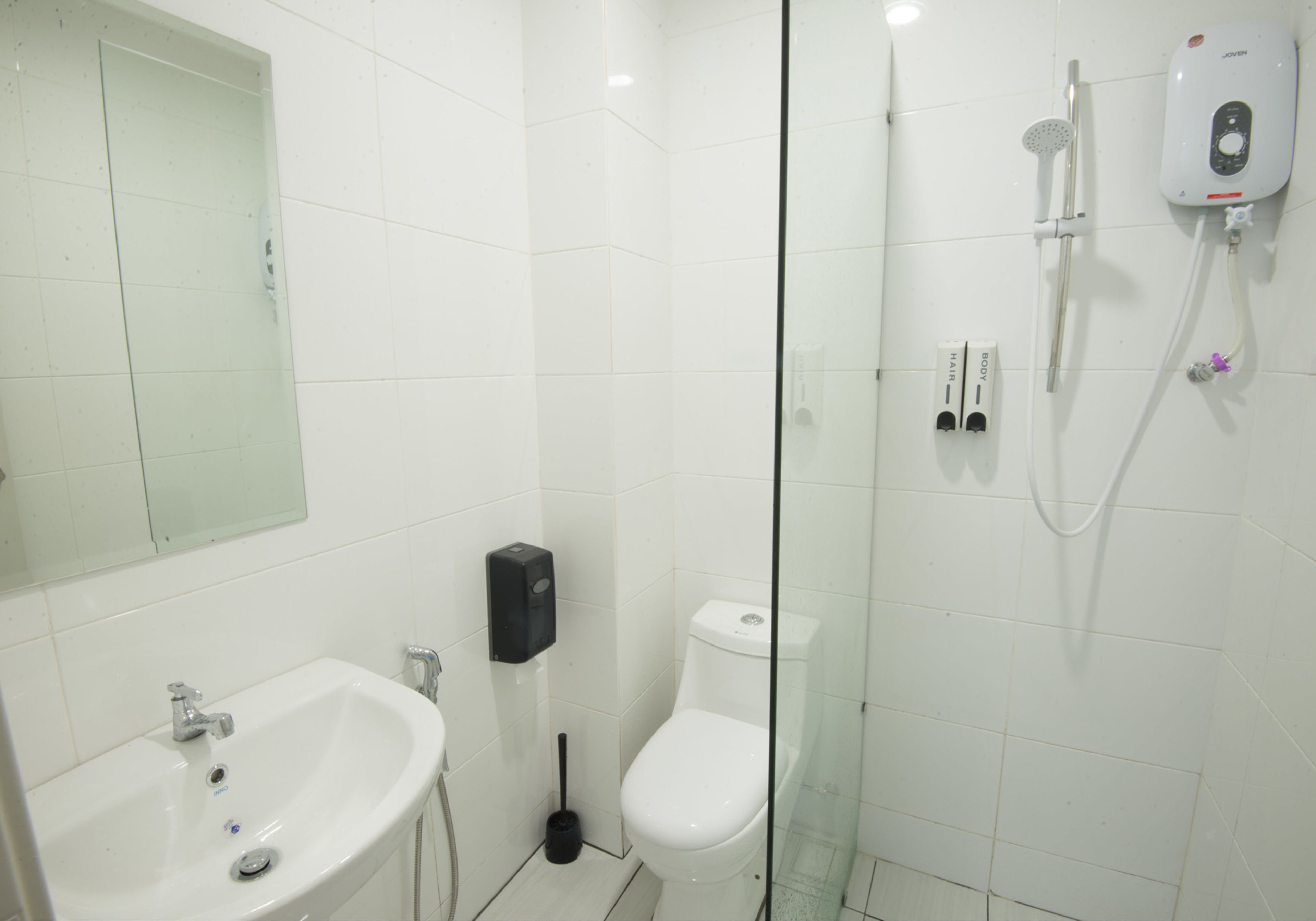 Shower, free toiletries, hair dryer, towels