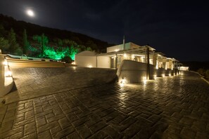 Property entrance - Paros Nereids Villas (Paros)
