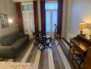 Comfort Double Room | Premium bedding, individually decorated, individually furnished, desk - The Originals Boutique, Hôtel Roca-Fortis, Rochefort (Rochefort)