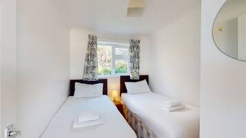 1 bedroom, iron/ironing board, internet, bed sheets