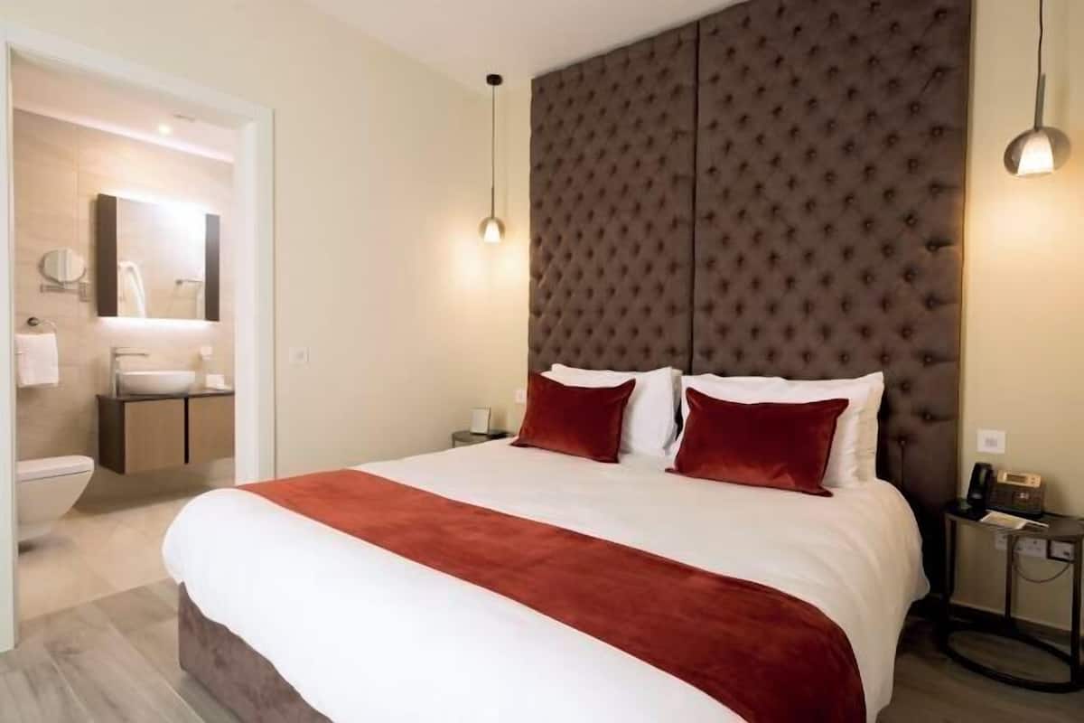 1 quarto, roupas de cama premium, frigobar, cofres nos quartos